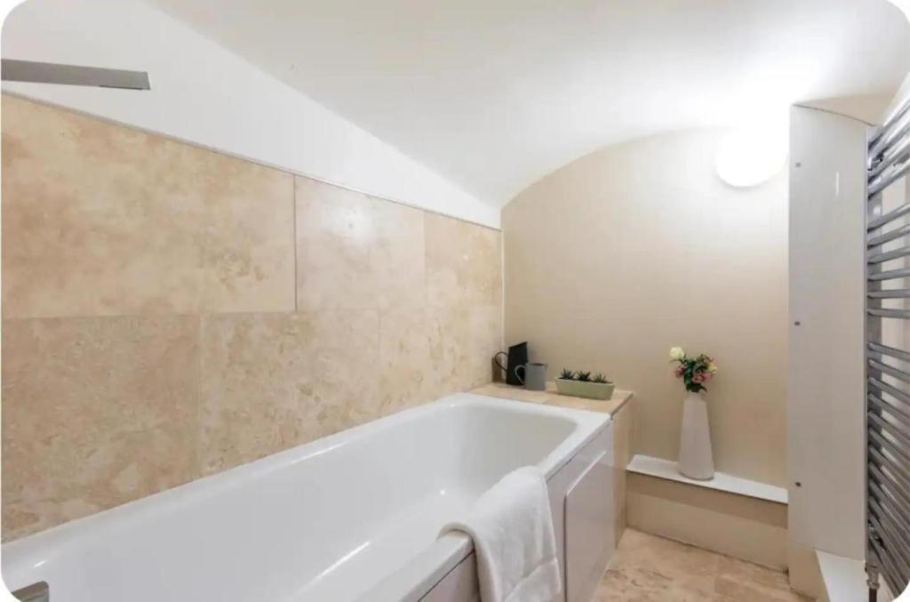 Stunning 2Bed 2Bath Apt In Earls Court Sleeps Six London Exterior photo